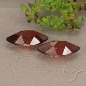 Shop natural 2.53ct Rouge Sangria Grenat pyrope gems, Marquise, from Mozambique at GemSelect. In stock, global shipping!