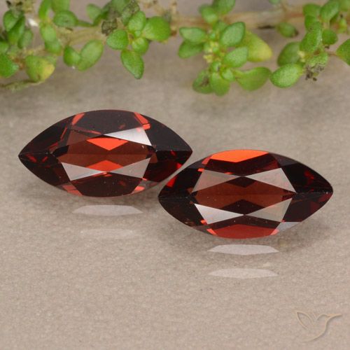 2.54ctw Naturel Rouge écarlate profond Grenat pyrope, Marquise, VVS-VS