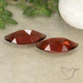 Shop natural 2.47ct Rouge foncé Grenat pyrope gems, Marquise, from Mozambique at GemSelect. In stock, global shipping!