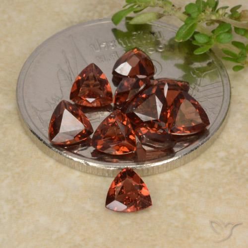 2.74ctw Naturel Rouge foncé Grenat pyrope, Trillion, VS