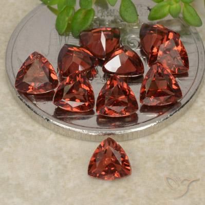 2.95ctw Naturel Rouge foncé Grenat pyrope, Trillion, VS