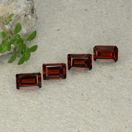 Achetez naturel 2,58ct rouge grenat pyrope gems, taille émeraude, en provenance mozambique chez gemselect. en stock, livraison internationale!