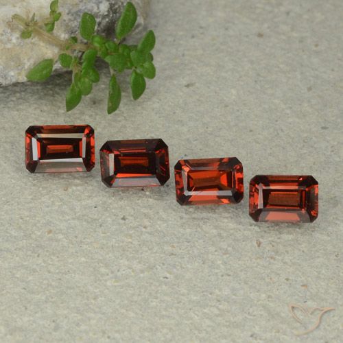 3.09ctw Naturel Rouge Sangria Grenat pyrope, Taille émeraude, VS