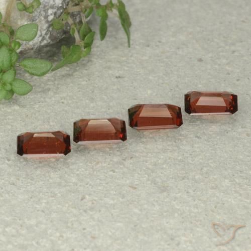 Shop natural 2.07ct Rouge Sangria Grenat pyrope gems, Octogone / coupe Émeraude, from Mozambique at GemSelect. In stock, global shipping!
