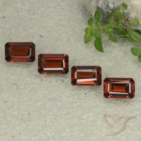 Shop natural 2.79ct Rouge foncé Grenat pyrope gems, Octogone / coupe Émeraude, from Mozambique at GemSelect. In stock, global shipping!