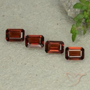 Shop natural 2.26ct Rouge foncé Grenat pyrope gems, Octogone / coupe Émeraude, from Mozambique at GemSelect. In stock, global shipping!