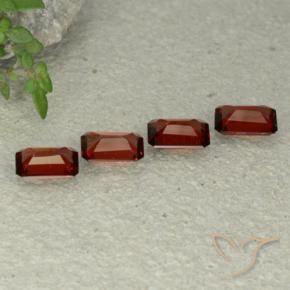 Shop natural 2.26ct Rouge foncé Grenat pyrope gems, Octogone / coupe Émeraude, from Mozambique at GemSelect. In stock, global shipping!