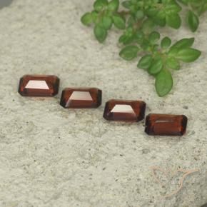 Shop natural 2.21ct Rouge foncé Grenat pyrope gems, Octogone / coupe Émeraude, from Mozambique at GemSelect. In stock, global shipping!