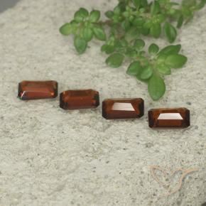 Shop natural 2.16ct Rouge moyen Grenat pyrope gems, Octogone / coupe Émeraude, from Mozambique at GemSelect. In stock, global shipping!