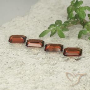 Shop natural 2.25ct Rouge Sangria Grenat pyrope gems, Octogone / coupe Émeraude, from Mozambique at GemSelect. In stock, global shipping!