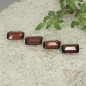 Shop natural 2.24ct Rouge foncé Grenat pyrope gems, Octogone / coupe Émeraude, from Mozambique at GemSelect. In stock, global shipping!