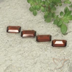 Shop natural 2.01ct Rouge Sangria Grenat pyrope gems, Octogone / coupe Émeraude, from Mozambique at GemSelect. In stock, global shipping!