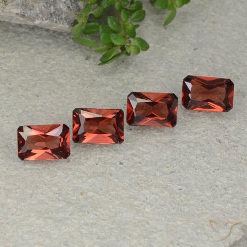 2.57ctw Naturel Rouge foncé Grenat pyrope, Taille émeraude, VVS-VS