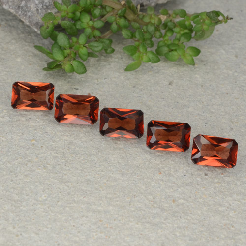 Achetez naturel 2,76ct rouge grenat pyrope gems, taille émeraude, en provenance mozambique chez gemselect. en stock, livraison internationale!