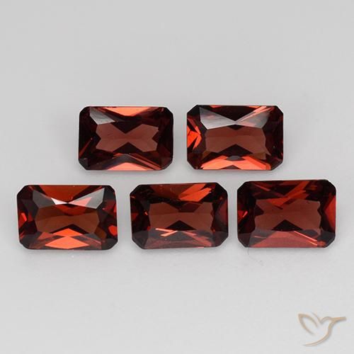 2.76ctw Naturel Rouge foncé Grenat pyrope, Taille émeraude, VVS-VS
