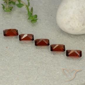 Shop natural 2.93ct Rouge foncé Grenat pyrope gems, Octogone / coupe Émeraude, from Mozambique at GemSelect. In stock, global shipping!