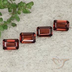 Shop natural 2.54ct Rouge foncé Grenat pyrope gems, Octogone / coupe Émeraude, from Mozambique at GemSelect. In stock, global shipping!