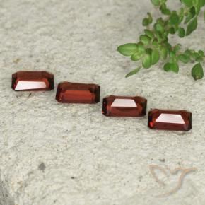 Shop natural 2.17ct Rouge moyen Grenat pyrope gems, Octogone / coupe Émeraude, from Mozambique at GemSelect. In stock, global shipping!