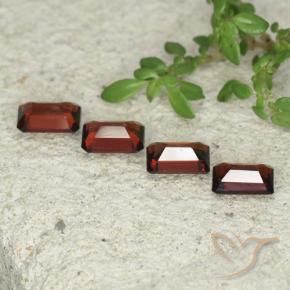 Shop natural 2.61ct Rouge foncé Grenat pyrope gems, Octogone / coupe Émeraude, from Mozambique at GemSelect. In stock, global shipping!