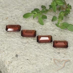 Shop natural 1.98ct Rouge foncé Grenat pyrope gems, Octogone / coupe Émeraude, from Mozambique at GemSelect. In stock, global shipping!