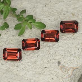 Shop natural 2.01ct Rouge foncé Grenat pyrope gems, Octogone / coupe Émeraude, from Mozambique at GemSelect. In stock, global shipping!