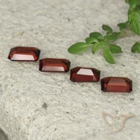 Shop natural 2.01ct Rouge foncé Grenat pyrope gems, Octogone / coupe Émeraude, from Mozambique at GemSelect. In stock, global shipping!