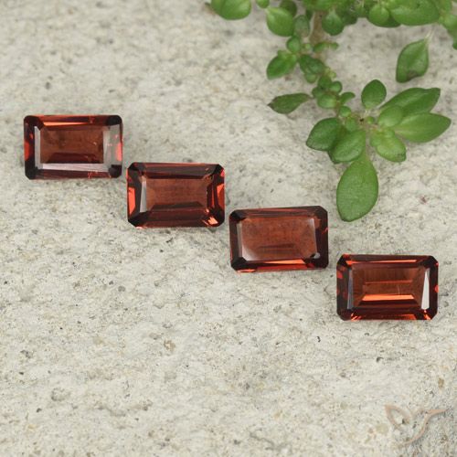 2.17ctw Naturel Rouge écarlate Grenat pyrope, Taille émeraude, VS