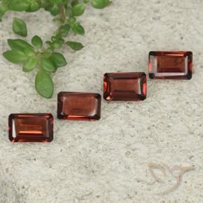 Shop natural 2.17ct Rouge écarlate Grenat pyrope gems, Octogone / coupe Émeraude, from Mozambique at GemSelect. In stock, global shipping!