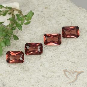 Shop natural 2.42ct Rouge foncé Grenat pyrope gems, Octogone / coupe Émeraude, from Mozambique at GemSelect. In stock, global shipping!