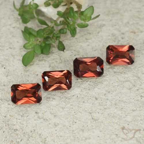 Shop natural 2.44ct Rouge Sangria Grenat pyrope gems, Octogone / coupe Émeraude, from Mozambique at GemSelect. In stock, global shipping!