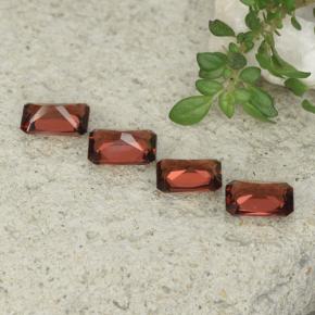 Achetez naturel 2.28ct Rouge Grenat pyrope gems, Taille émeraude, En provenance Mozambique chez GemSelect. En stock, livraison internationale!