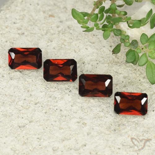 2.40ctw Naturel Rouge Sangria Grenat pyrope, Taille émeraude, VVS-VS