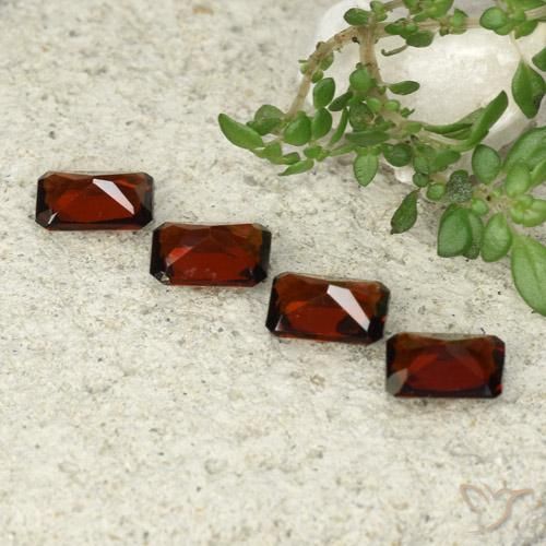 Shop natural 2.40ct Rouge Sangria Grenat pyrope gems, Octogone / coupe Émeraude, from Mozambique at GemSelect. In stock, global shipping!