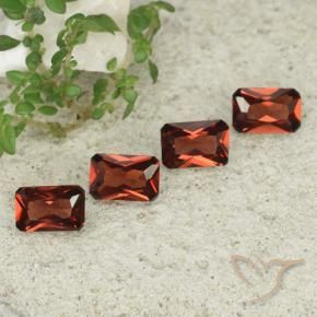 Shop natural 2.17ct Rouge foncé Grenat pyrope gems, Octogone / coupe Émeraude, from Mozambique at GemSelect. In stock, global shipping!