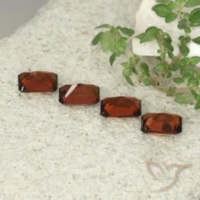 Shop natural 2.64ct Rouge moyen Grenat pyrope gems, Octogone / coupe Émeraude, from Mozambique at GemSelect. In stock, global shipping!