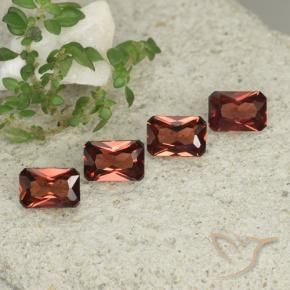 Shop natural 2.44ct Rouge foncé Grenat pyrope gems, Octogone / coupe Émeraude, from Mozambique at GemSelect. In stock, global shipping!