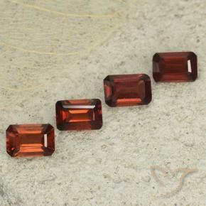 Shop natural 2.64ct Rouge foncé Grenat pyrope gems, Octogone / coupe Émeraude, from Mozambique at GemSelect. In stock, global shipping!
