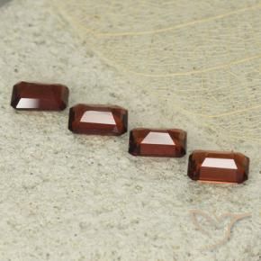 Shop natural 2.64ct Rouge foncé Grenat pyrope gems, Octogone / coupe Émeraude, from Mozambique at GemSelect. In stock, global shipping!