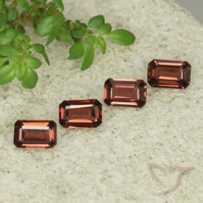 Shop natural 2.06ct Rouge Sangria Grenat pyrope gems, Octogone / coupe Émeraude, from Mozambique at GemSelect. In stock, global shipping!