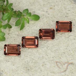Shop natural 2.65ct Rouge foncé Grenat pyrope gems, Octogone / coupe Émeraude, from Mozambique at GemSelect. In stock, global shipping!