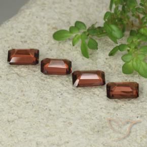 Shop natural 2.65ct Rouge foncé Grenat pyrope gems, Octogone / coupe Émeraude, from Mozambique at GemSelect. In stock, global shipping!
