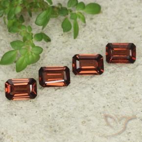 Shop natural 2.15ct Rouge foncé Grenat pyrope gems, Octogone / coupe Émeraude, from Mozambique at GemSelect. In stock, global shipping!