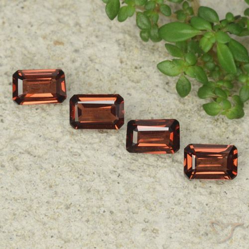 1.99ctw Naturel Rouge moyen Grenat pyrope, Taille émeraude, VS
