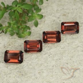 Shop natural 2.70ct Rouge moyen Grenat pyrope gems, Octogone / coupe Émeraude, from Mozambique at GemSelect. In stock, global shipping!