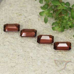 Shop natural 2.70ct Rouge moyen Grenat pyrope gems, Octogone / coupe Émeraude, from Mozambique at GemSelect. In stock, global shipping!