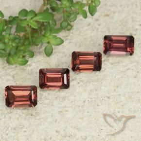 Shop natural 2.61ct Baies rouge profond Grenat pyrope gems, Octogone / coupe Émeraude, from Mozambique at GemSelect. In stock, global shipping!