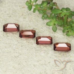 Shop natural 2.61ct Baies rouge profond Grenat pyrope gems, Octogone / coupe Émeraude, from Mozambique at GemSelect. In stock, global shipping!