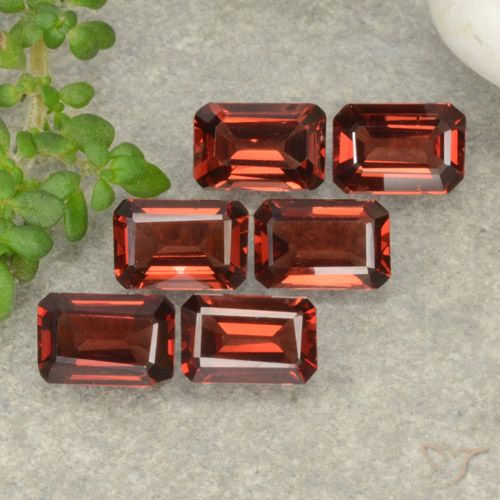 3.60ctw Naturel Rouge écarlate Grenat pyrope, Taille émeraude, VS