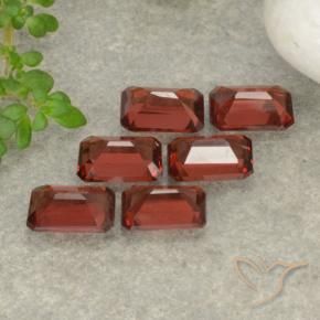 Shop natural 3.60ct Rouge écarlate Grenat pyrope gems, Octogone / coupe Émeraude, from Mozambique at GemSelect. In stock, global shipping!