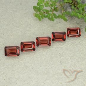 Shop natural 2.94ct Rouge écarlate Grenat pyrope gems, Octogone / coupe Émeraude, from Mozambique at GemSelect. In stock, global shipping!
